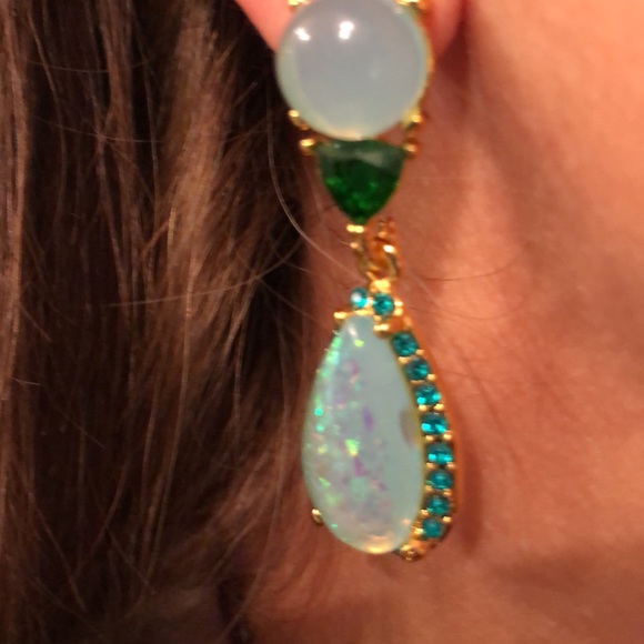 🧚🏻‍♂️Sparkling green and gold colored earrings - Picture 4 of 6